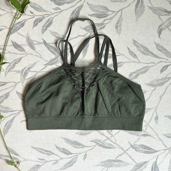 CHARLOTTE RUSSE | WOMEN'S OLIVE GREEN CUT OUT BRALETTE - Picture 1 of 8